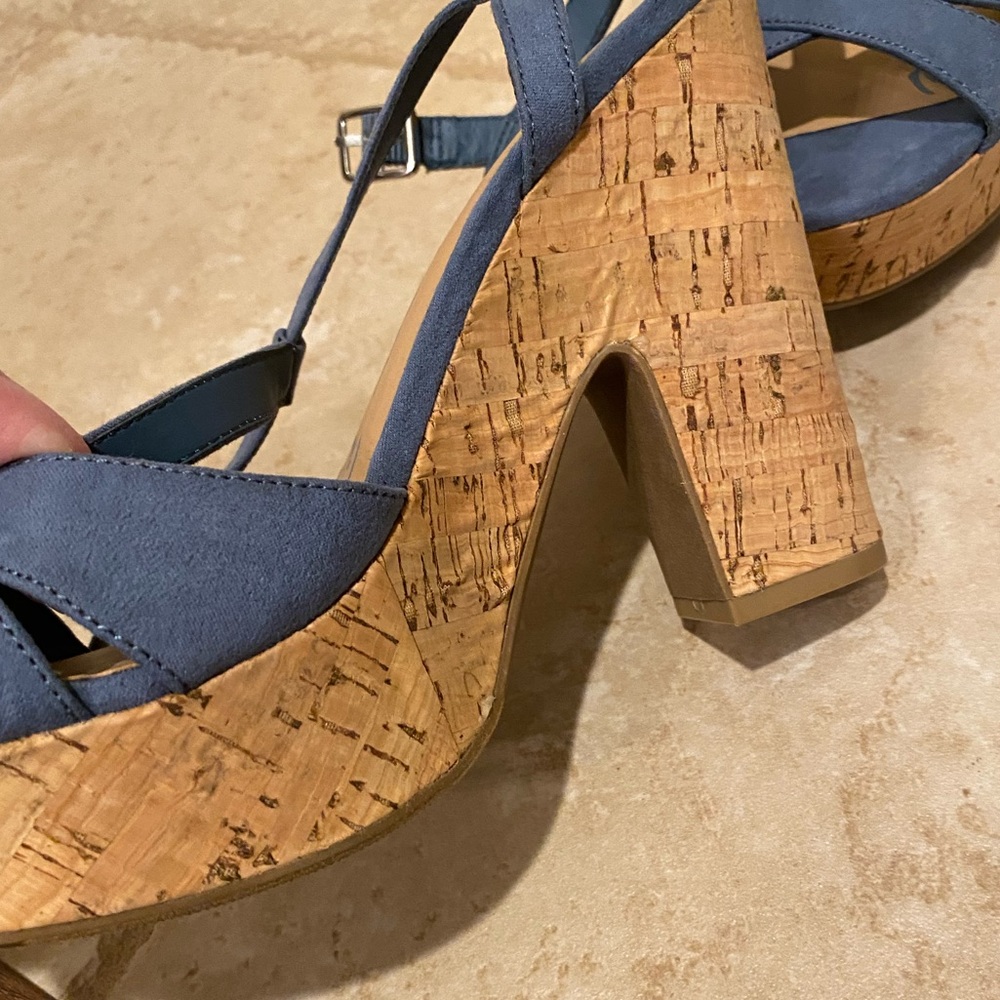 American Rag Platform Sandals - Picture 4 of 7